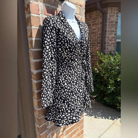 Bardot black ad white Leopard Print Wrap Dress size 6 - Picture 5 of 14